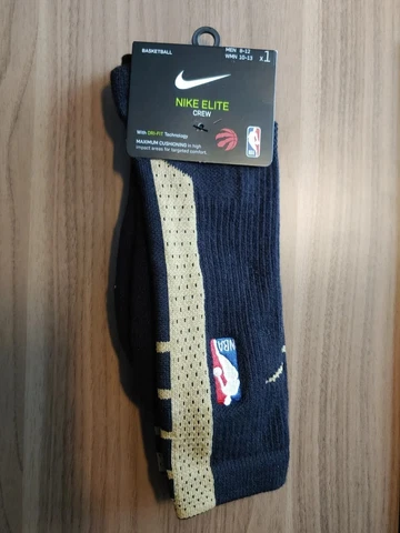 Nike Men's NBA Elite Toronto Raptors Basketball City Crew Socks L Black/Gold Cover