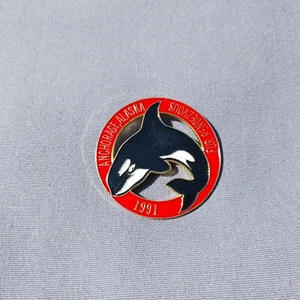Anchorage AK Alaska Fur Rendezvous 1991 Killer Whale Red Enamel 1 3/4" Pinback - Picture 1 of 2