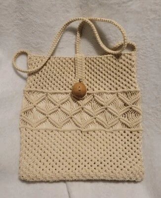 Bolso Cartera Boho Macramé y Madera con Correa para el Hombro Hecho a Mano en Columbia  Foto 1 de 4