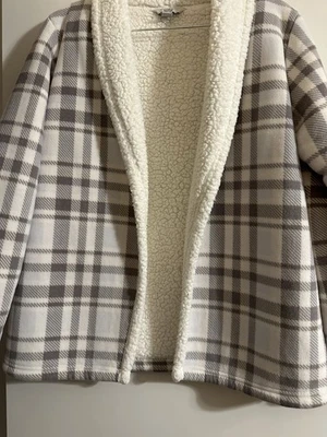 Woman’s Croft & Barrow Jacket - Image 1 of 4