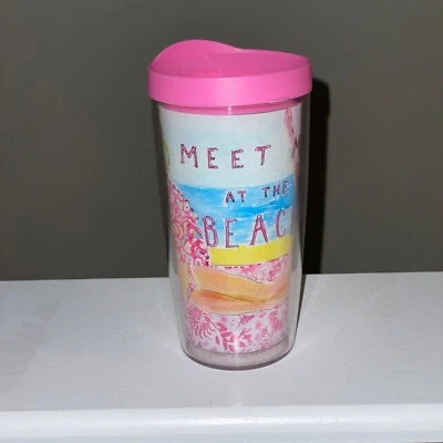 RARO copo gráfico de acrílico Lilly Pulitzer Meet Me At The Beach 16 oz - Imagem 1 de 4