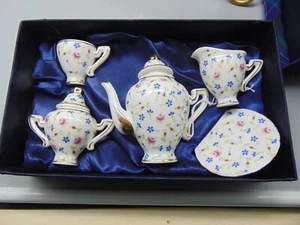 Miniature Tea Set for 1 in Satin Box Bone China - Picture 1 of 3