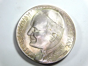 Pope Saint John Paul II Joannes Paulus La Pieta medal - Picture 1 of 2
