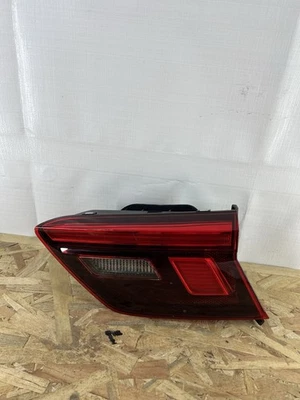 STOP FANALE FANALINO POSTERIORE PORTELLONE INTERNO DESTRO DX VW TIGUAN 2018 - Image 1 of 4
