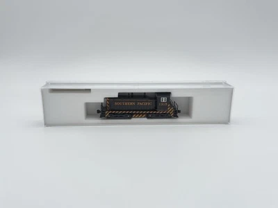 KATO - N - Southern Pacific - EMD NW2 Diesel Switcher #1315 - Train 176-4354 - Image 1 of 4