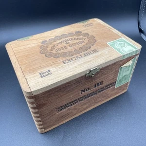 Hoyo de Monterrey Vintage Empty Cigar Wood Box Honduras 4.5 X 6.75 X 3.75 - 40A - Picture 1 of 8