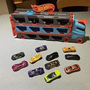 Hot Wheels Speedway Truck Hauler Mattel With 11 cars - Picture 1 of 22