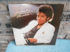 VINTAGE 1982 Michael Jackson - THRILLER 12" vinyl record album AL38112 - Imagen 1 de 8