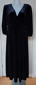 Abito da sera donna nuovo con etichette M&S taglia 16,22 velluto midi fit e svasato nero - Foto 1 di 12