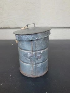 Lattina/tazza da campeggio vintage zincata con coperchio firmata A.L. Brearcliffe - Foto 1 di 7