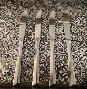 Reed and Barton Vintage CREST Select Stainless Korea Flatware 4 Dinner Knives - Picture 1 of 5