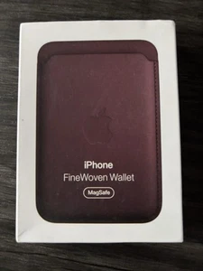Apple iPhone FineWoven Wallet with MagSafe - Burgundy - Photo 1 sur 3