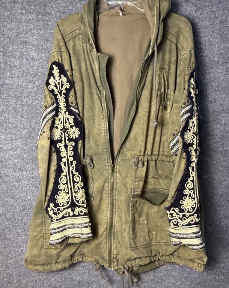 Chaqueta Free People Golden Quills Embellecida Militar Forrada en Verde Ejército Mediana Foto 1 de 4