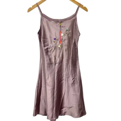 Mini Vestido Unif Rosa Satinado Para Mujer Talla Pequeña Nuevo Sin Mangas Delicado Floral Hada  Foto 1 de 4