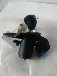 Opel Corsa B Tailgate Lock Barrel With Key 90541602 GM - Picture 1 of 3