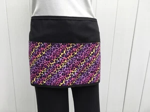 Delantal de cintura de camarera de 3 bolsillos negro guepardo servidor de restaurante estampado animal Janet - Imagen 1 de 3