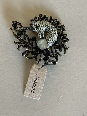 NATASHA 金色水钻和水晶独角兽胸针/黑色/白色 3 英寸 — 第 1/4 张图片