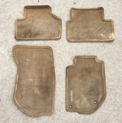 老式沃尔沃 940 / 960 棕褐色地毯脚垫全套 4 件原始设备制造商美国制造 — 第 1/4 张图片