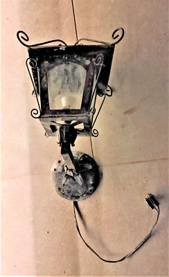 Lampione a muro in ferro battuto - Immagine 1 di 4