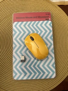 Wireless Mouse & Mousepad 2.4 GHZ USB 2.0 26 Ft. Range - Picture 1 of 3