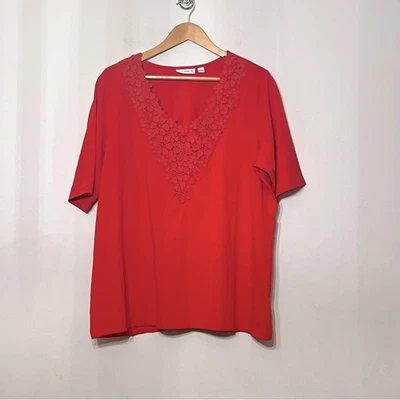 Camisa Susan Graver Top Elástica Crochet Borde Floral Cuello en V Otoño Otoño 1X Foto 1 de 4