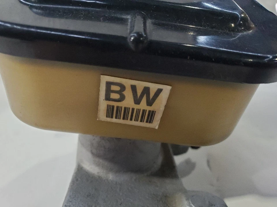 Used Brake Master Cylinder fits: 1989 Cadillac Brougham  Grade A - Image 1 of 4