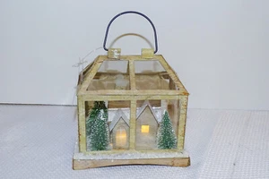 *NEU* RAZ Imports BELEUCHTETES TERRARIUM mit HAUS & SCHNEEBÄUMEN Weihnachtsschmuck - Bild 1 von 7