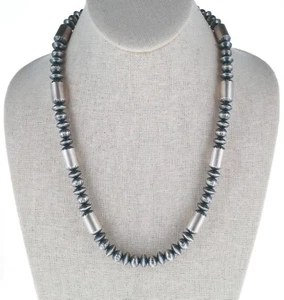 Collar de cuentas redondas acanaladas de plata de ley hecho a mano, cuentas de platillo y cuentas de barril - Imagen 1 de 3