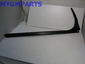 GMC YUKON DRIVERS REAR DOOR WINDOW OUTSIDE BLACK MOLDING 2007-2014 NEW 22774084 - Picture 1 of 3