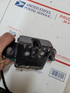 2008-2009 SATURN VUE REAR TAILGATE LIFTGATE HATCH TRUNK LOCK LATCH ACTUATOR OEM - Imagen 1 de 2