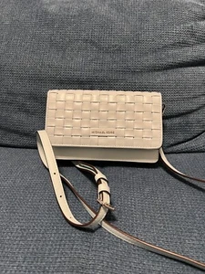 Michael Kors Smartphone- Umhängtasche Jet Set Small gewebtes Leder gebraucht - Bild 1 von 9