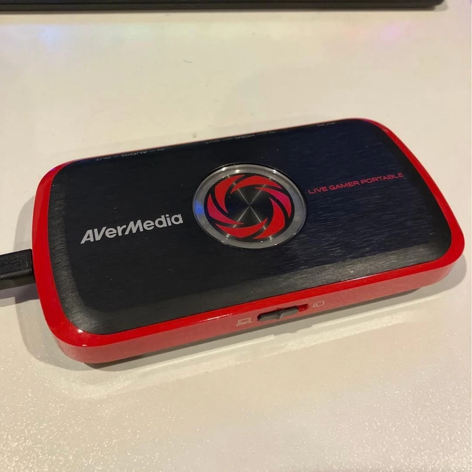 Dispositivo de captura portátil para jugadores en vivo AverMedia C875 AVT-C875 Foto 1 de 3