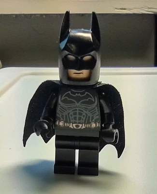 Figura Lego Batman rara del set 76023. Cinturón de cobre y capucha tipo 2. Foto 1 de 4