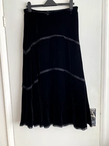 LOVELY LAURA ASHLEY BLACK VELVET RIBBON RUFFLE SKIRT SIZE 14 - Picture 1 of 6