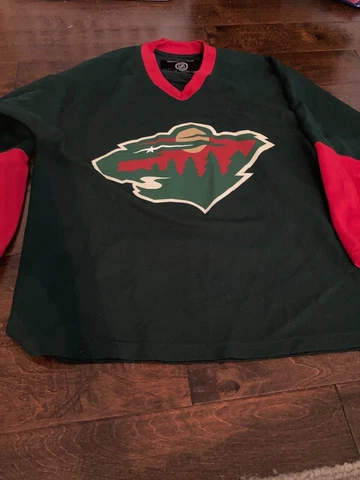 Minnesota Wild Hockey Jersey, Adult Medium, NHL Gaborik #10 Green Cover