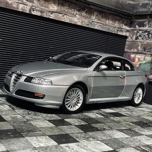 WELLY 1/18 Alfa Romeo GT 2.0 Celespeed Diecast Model Car - Picture 1 of 10