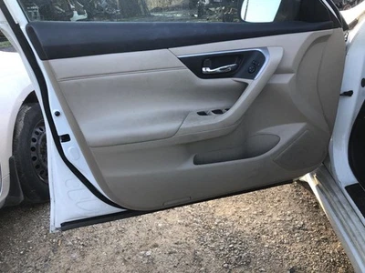 Nissan Altima 2015 panel de moldura de puerta delantera 915938 Foto 1 de 4
