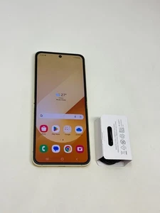 Samsung Galaxy Z Flip6 (SM-F741W) - 256Go Jaune débloqué - Boîte ouverte 10/10 - Photo 1 sur 9
