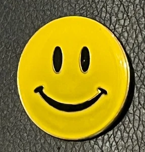 Pin insignia cara sonriente 37 mm - Imagen 1 de 2