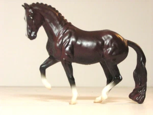 1916 BREYER MYSTERY HORSE SM SUPRISE SERIE 3 WARMBLUT #3 POSTFRISCH - Bild 1 von 5