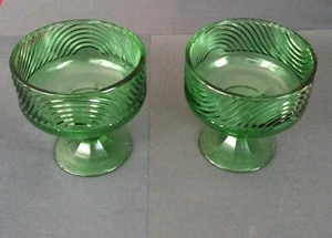 2x Vintage E. O. Brody Co EMERALD GREEN Glass Pedestal Candy Dish Bowl - Picture 1 of 3