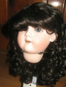 SIZE 6 MEDIUM BROWN SARA ANTIQUE MODERN DOLL WIGS SYNTHETIC MOHAIR - Picture 1 of 1