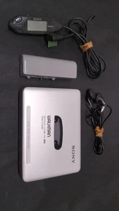 (Para piezas o reparación) Walkman casete Sony WM-EX999 plateado con control remoto - Imagen 1 de 20