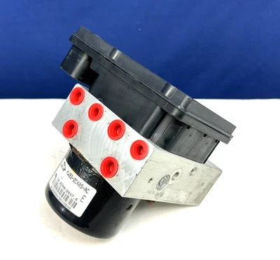 Módulo de bomba de freno ABS Jaguar XJ8 S 2004-2007 tipo DSC Assemlby 4W93-2C405-A Foto 1 de 4