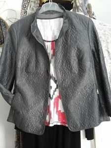 schöne leichte Jacke Jobis Gr. 44 grau, gestepptes Muster, leichter Glanz - Bild 1 von 8
