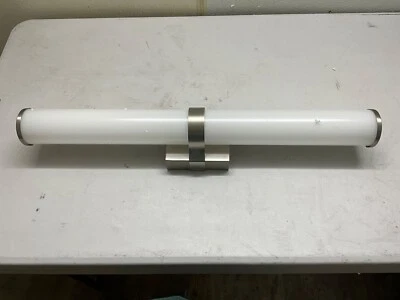 Tech Lighting Lynk 24" 1 Light Bath Bar, LED930-120 - Image 1 of 2