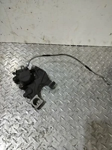 2008-2012 SUZUKI GSX 1300BK B-KING OEM REAR BRAKE CALIPER W DAMAGED BRACKET - Foto 1 di 9