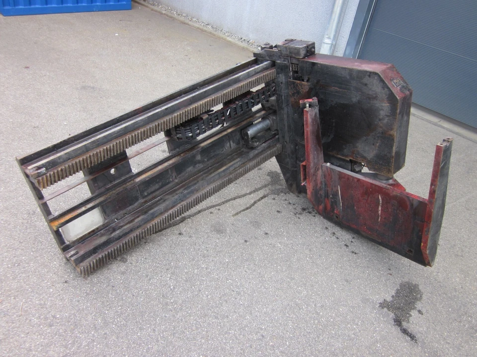 Gabelstapler Anbaugerät Aufnahme seitlich verschiebbar und 180° drehbar. - Bild 1 von 4