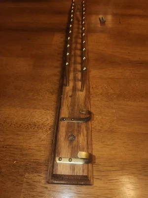 复古 24 领带 4 皮带橡木和黄铜壁挂架收纳架 20 英寸螺丝 16 英寸 O/C — 第 1/4 张图片