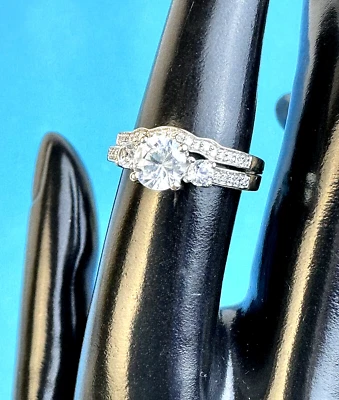 EXQUISITE 10K Gold Topaz Diamonds Wedding Rings Set Sz 7.25 - Image 1 of 4